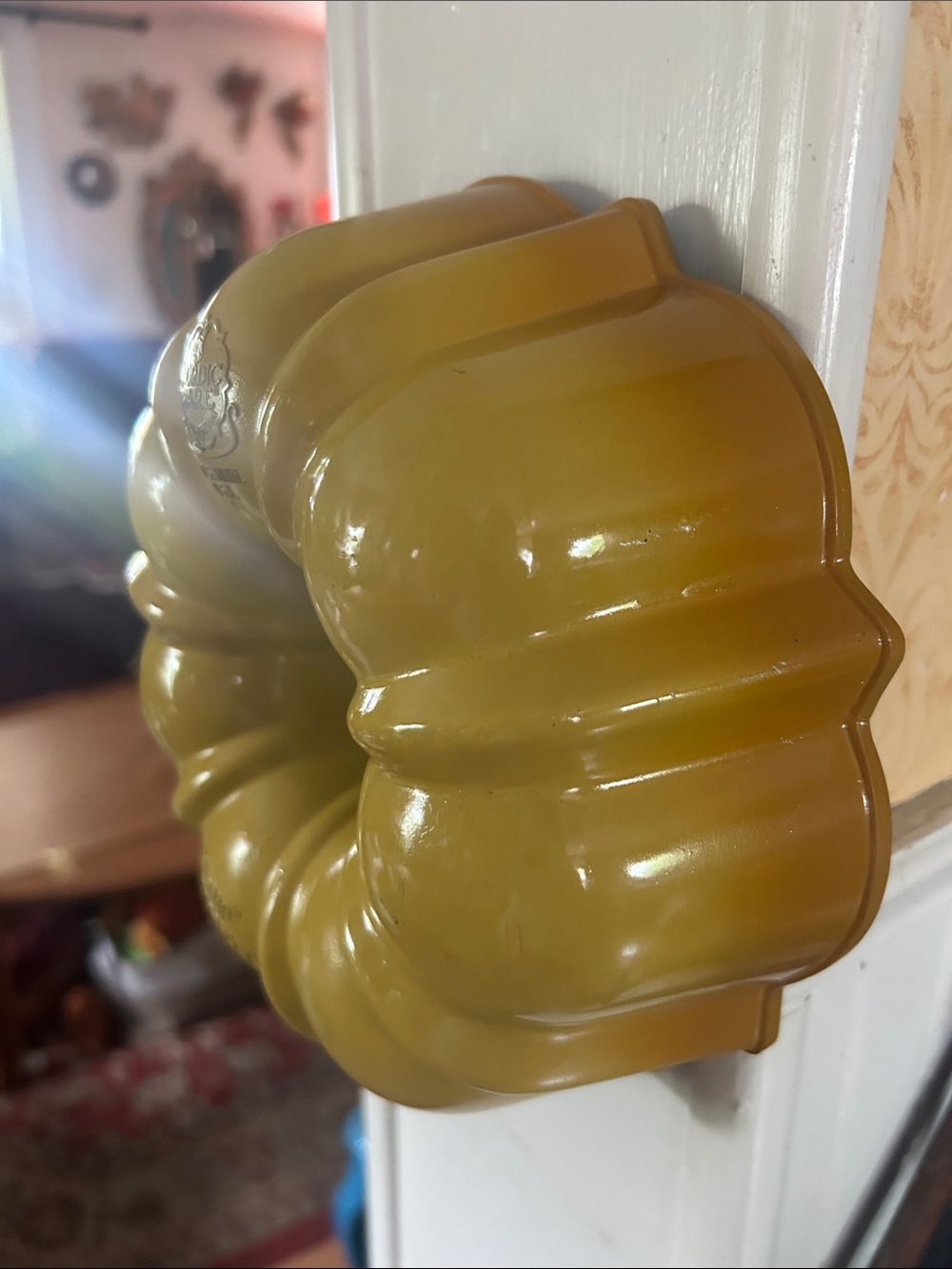Vintage Gold Hombre Bundt Pan Mold - Picture 5 of 7